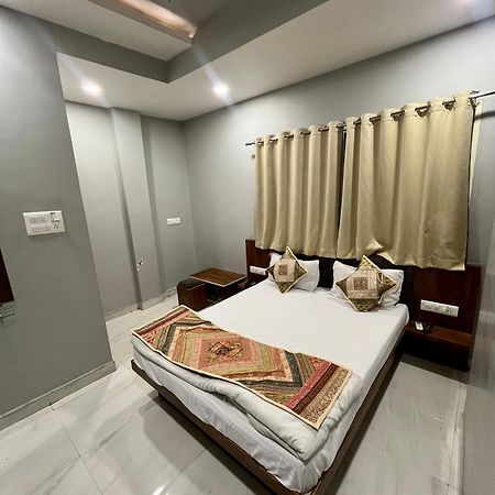 Hotel Shankar Удджайн Экстерьер фото