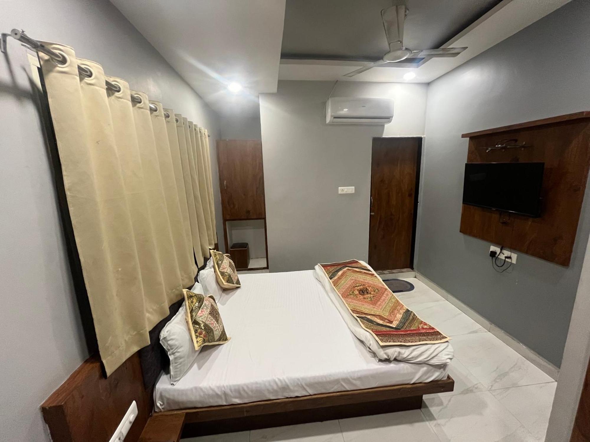 Hotel Shankar Удджайн Экстерьер фото